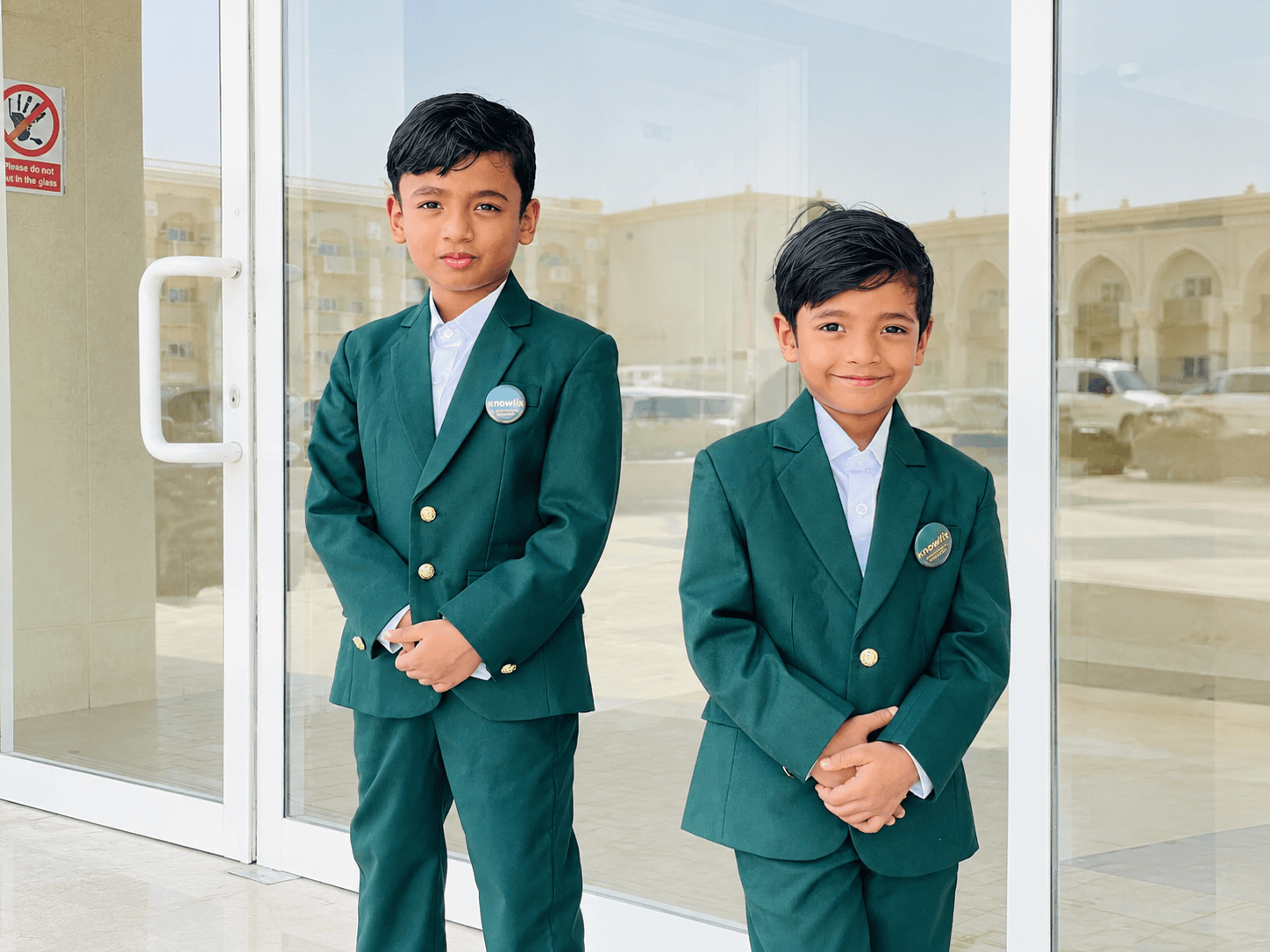 Knowlix Uniform